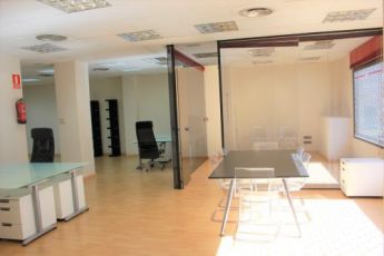 Vista interior sala difana   de trabajo